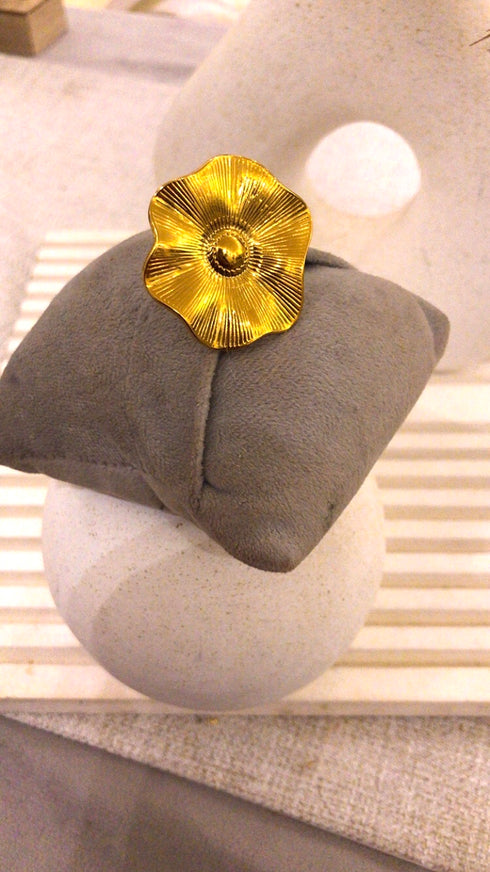 Golden flower-shaped